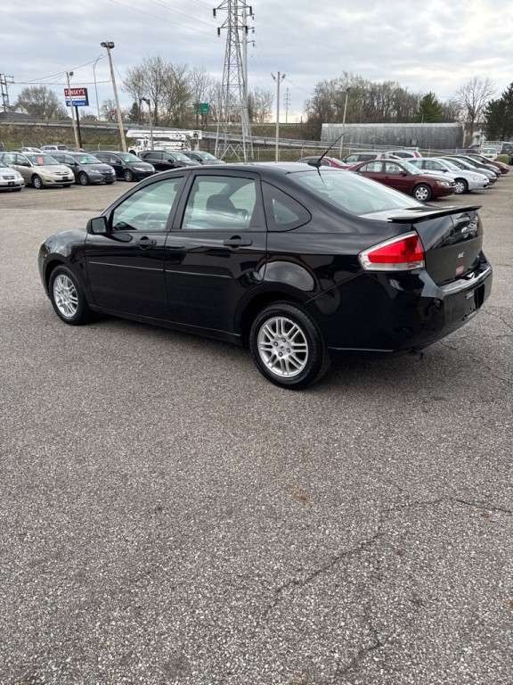 2010 Ford Focus Image 4