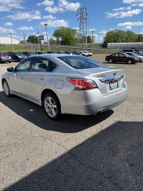 2014 Nissan Altima Image 4