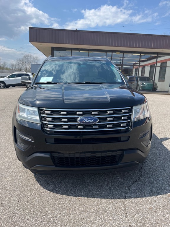 2017 Ford Explorer Image 2