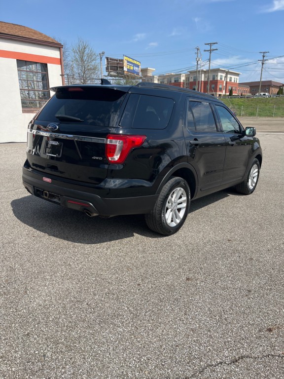 2017 Ford Explorer Image 8