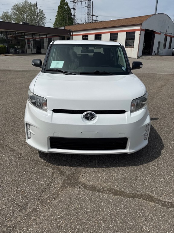 2015 Scion xB Image 2