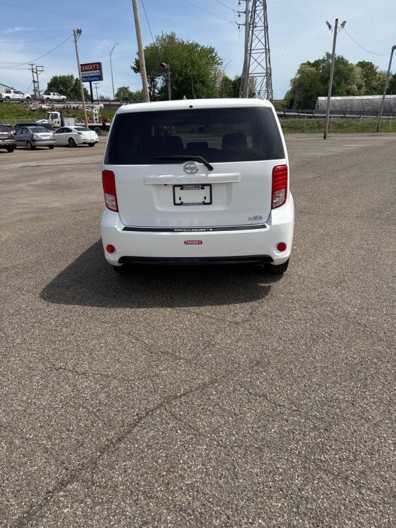 2015 Scion xB Image 5