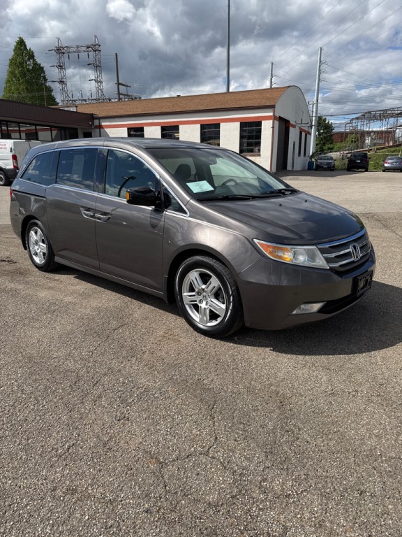 2011 Honda Odyssey Image 1