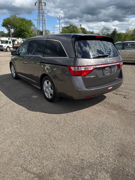 2011 Honda Odyssey Image 4