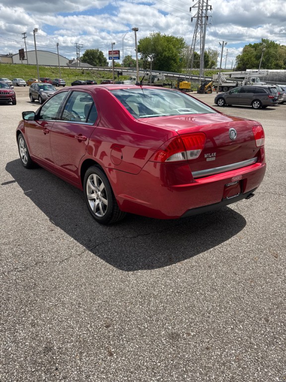 2011 Mercury Milan Image 4