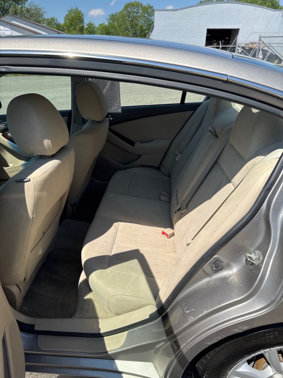 2012 Nissan Altima Image 10