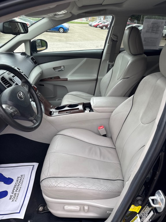 2011 Toyota Venza Image 9