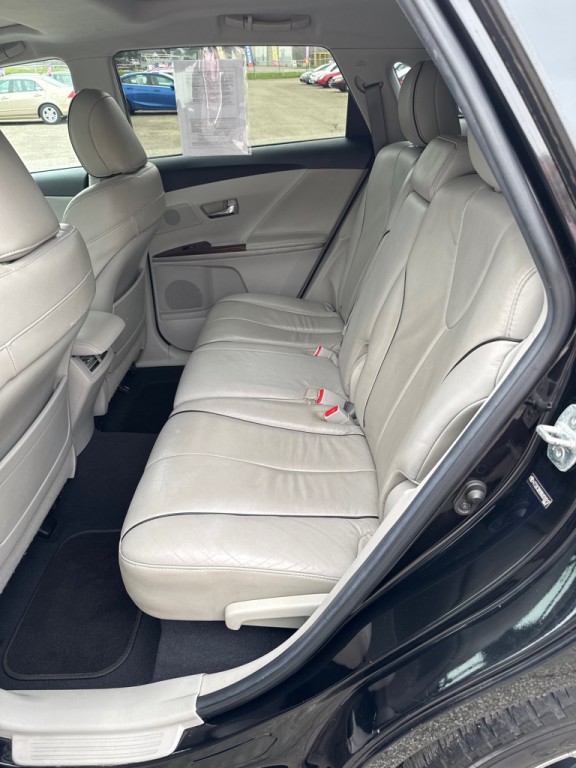 2011 Toyota Venza Image 10