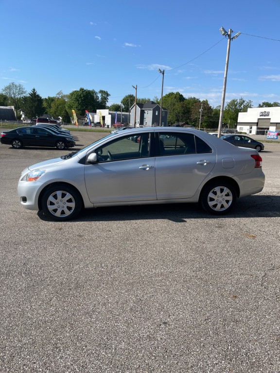2009 Toyota Yaris Image 4