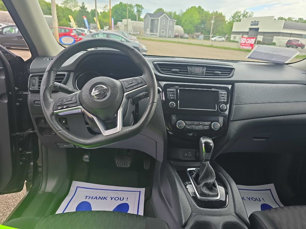 2018 Nissan Rogue Image 9