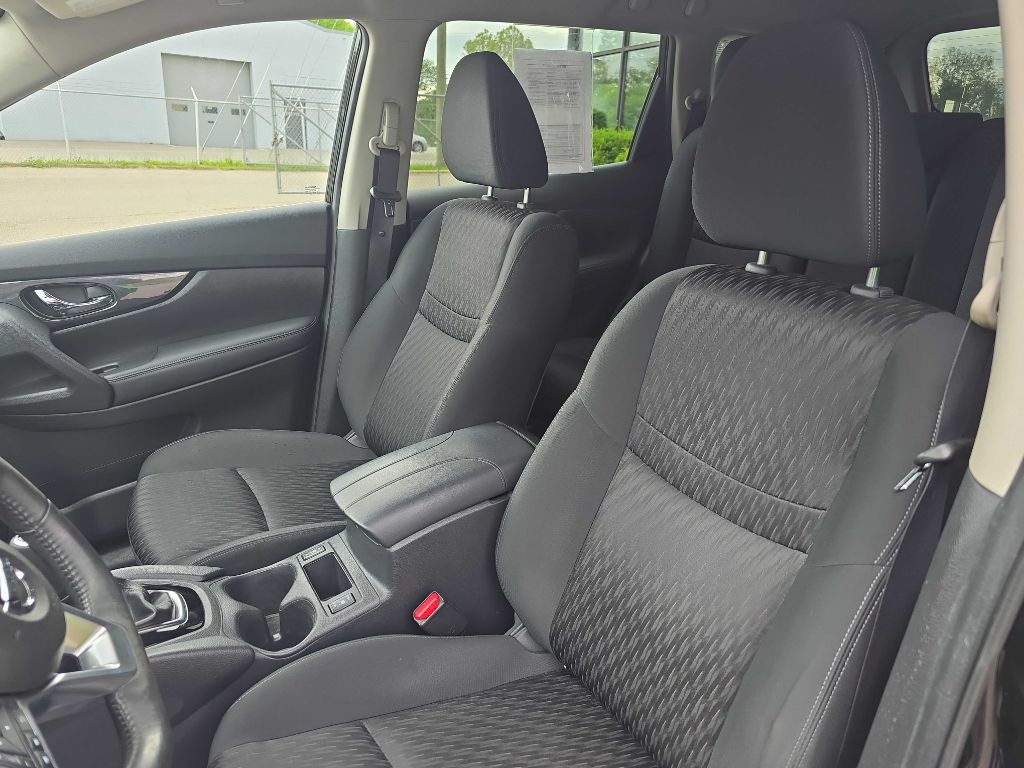 2018 Nissan Rogue Image 10