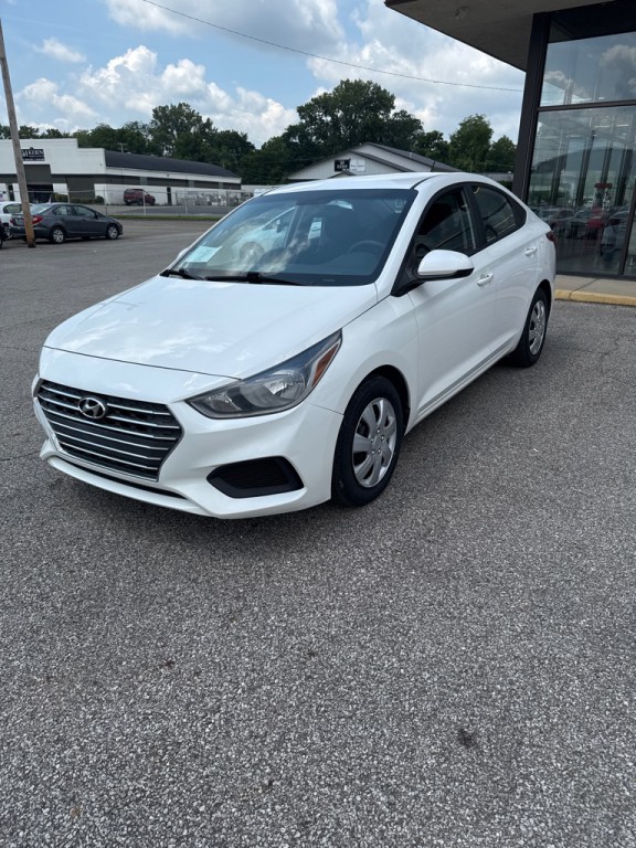 2019 Hyundai Accent Image 3