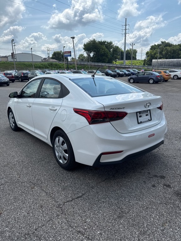 2019 Hyundai Accent Image 4