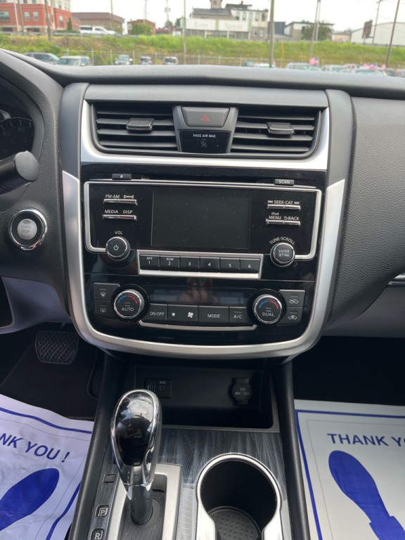 2018 Nissan Altima Image 10