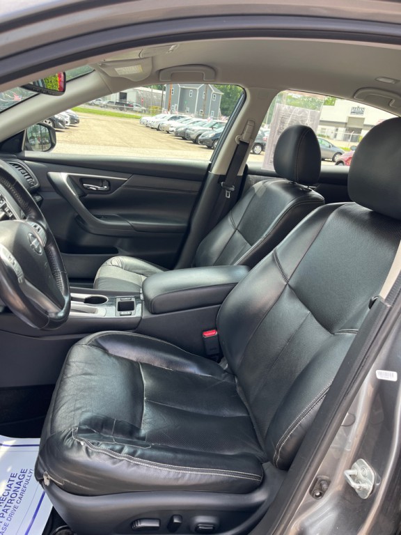 2018 Nissan Altima Image 11