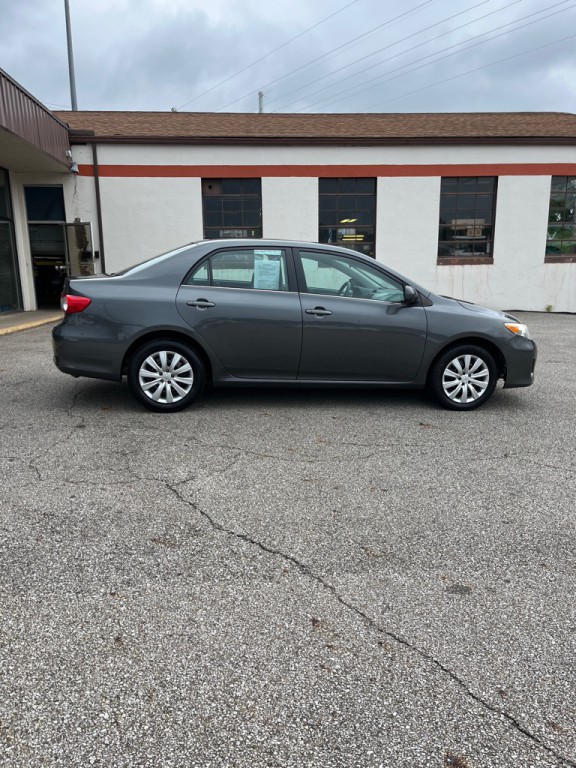 2013 Toyota Corolla Image 8
