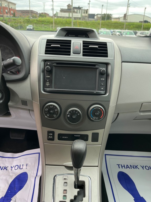2013 Toyota Corolla Image 10