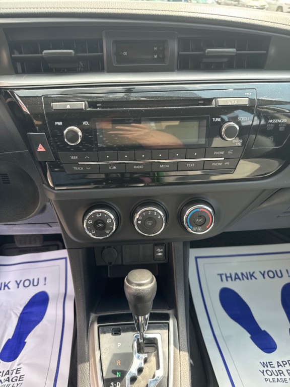 2015 Toyota Corolla Image 8
