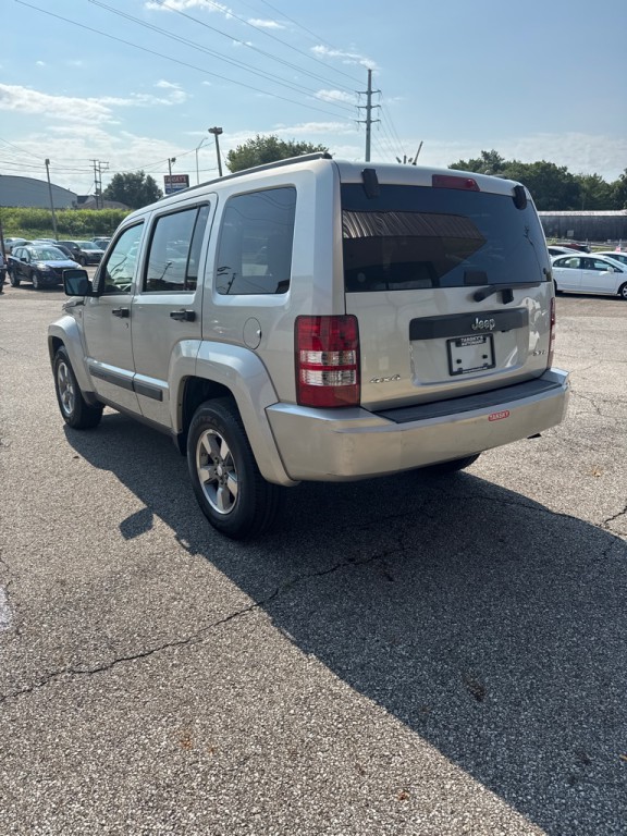 2008 Jeep Liberty Image 4