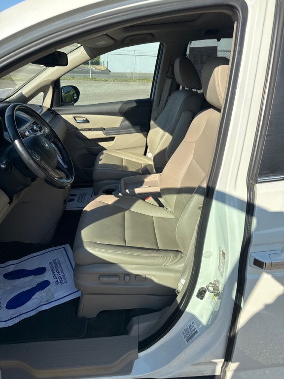 2016 Honda Odyssey Image 9