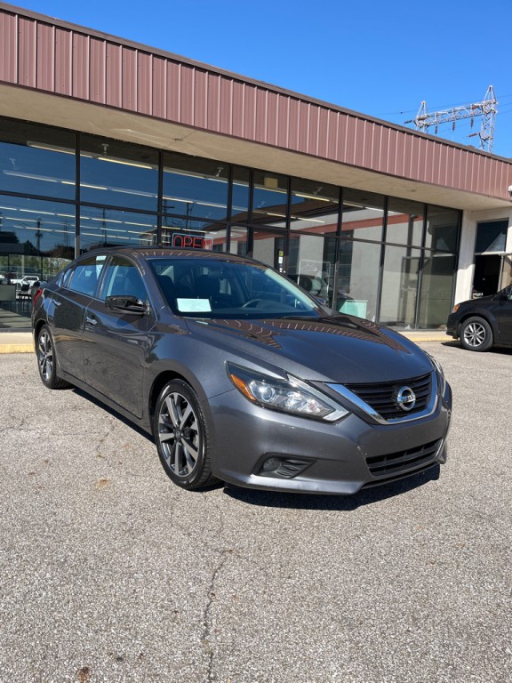 2017 Nissan Altima Image 1