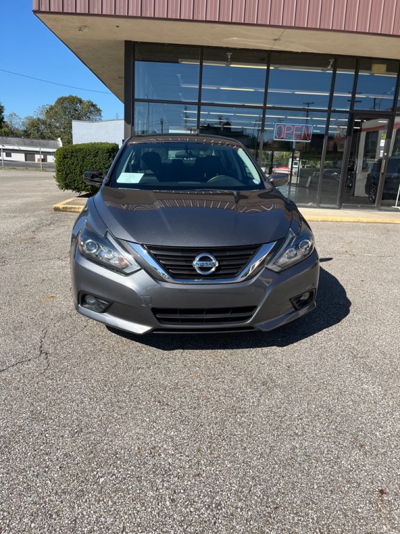 2017 Nissan Altima Image 2