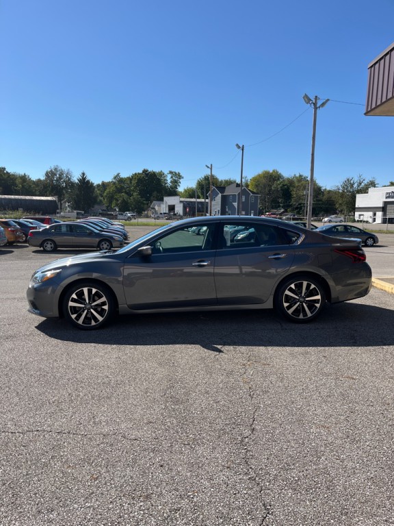 2017 Nissan Altima Image 4