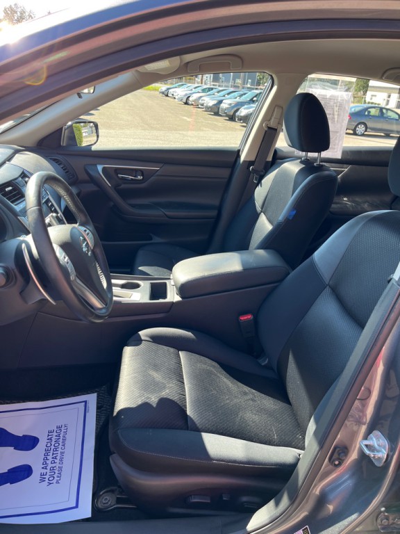 2017 Nissan Altima Image 11