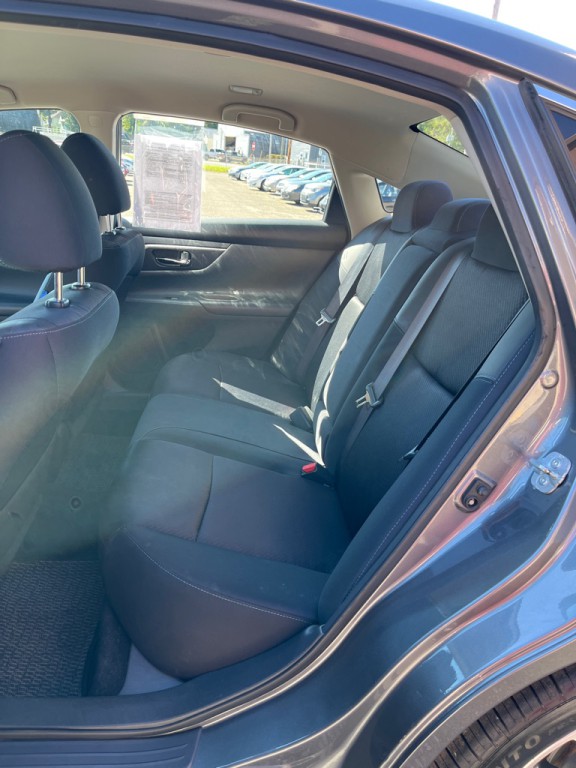 2017 Nissan Altima Image 12