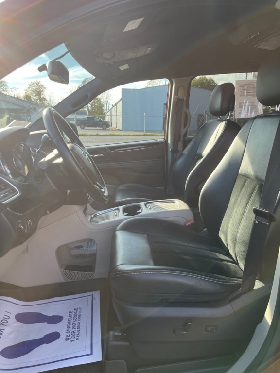 2017 Dodge Grand Caravan Image 11