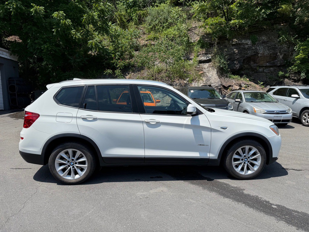 2017 BMW X3 Image 8