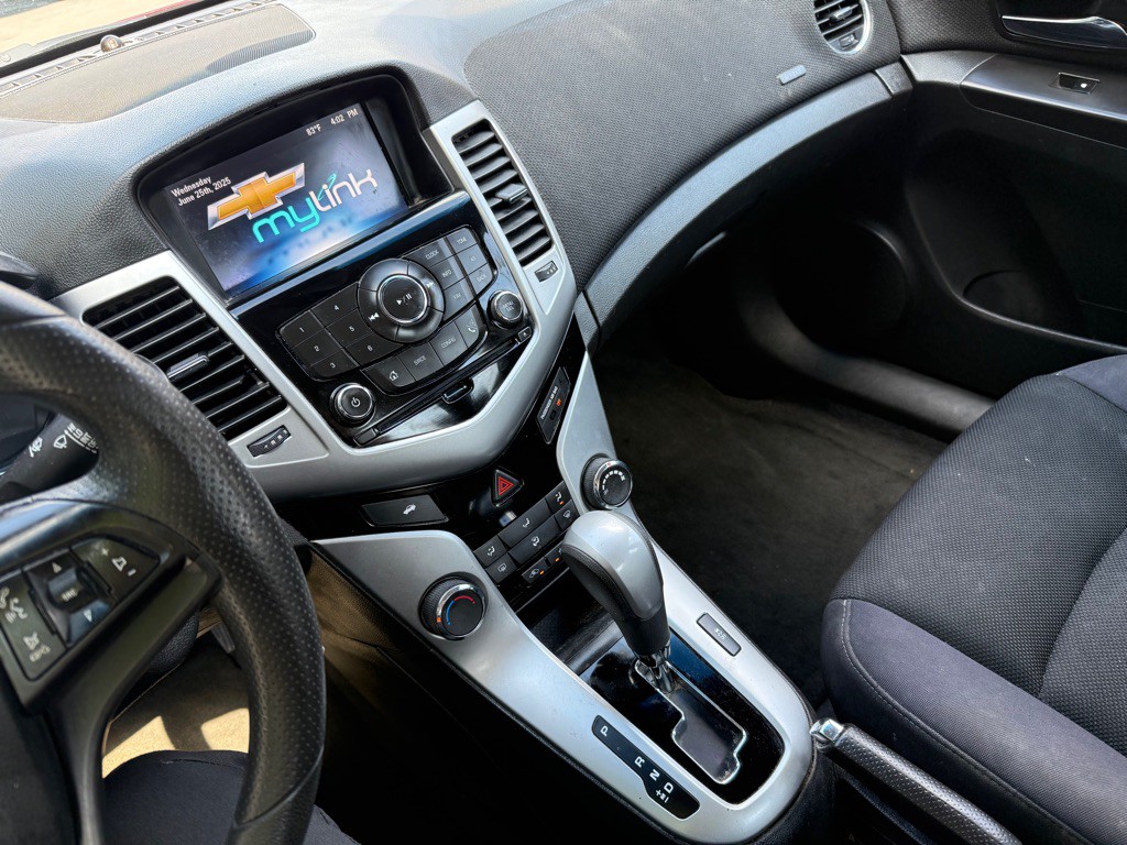 2015 Chevrolet Cruze Image 14