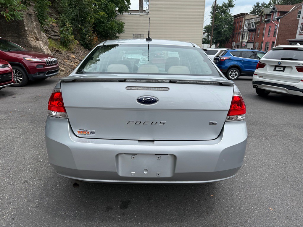 2010 Ford Focus Image 4