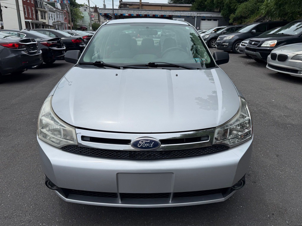 2010 Ford Focus Image 8