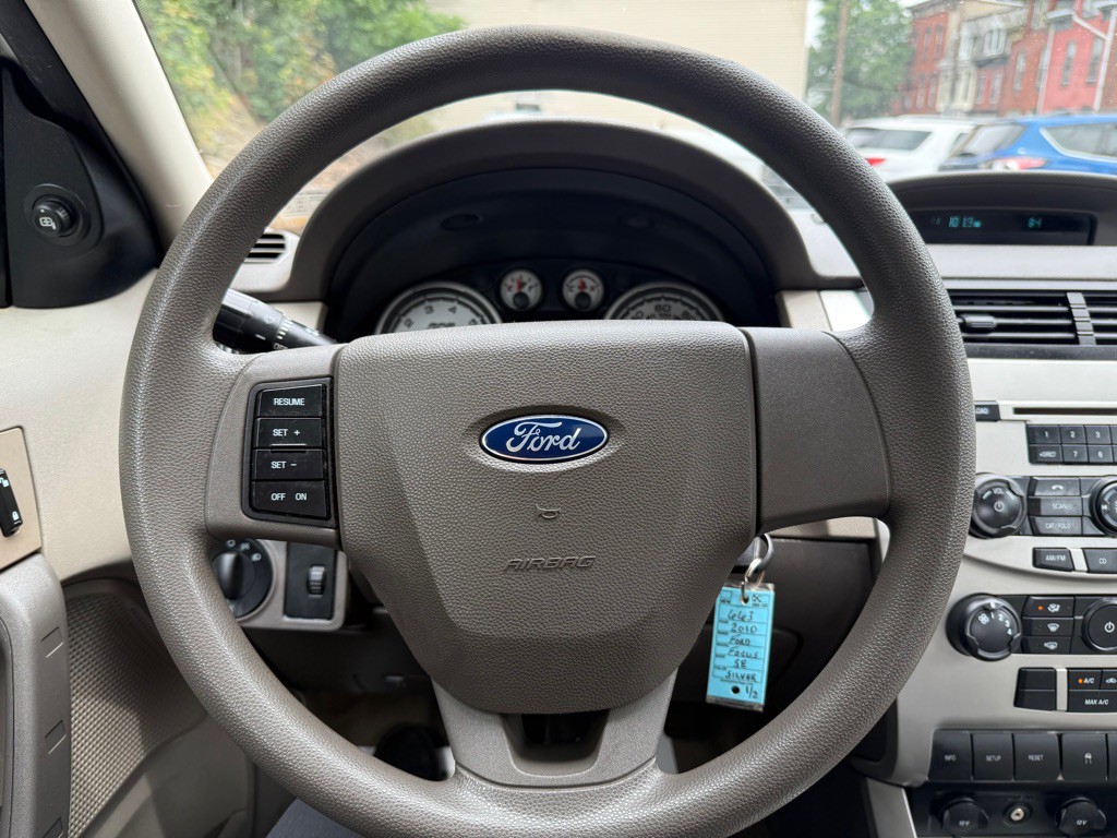 2010 Ford Focus Image 10