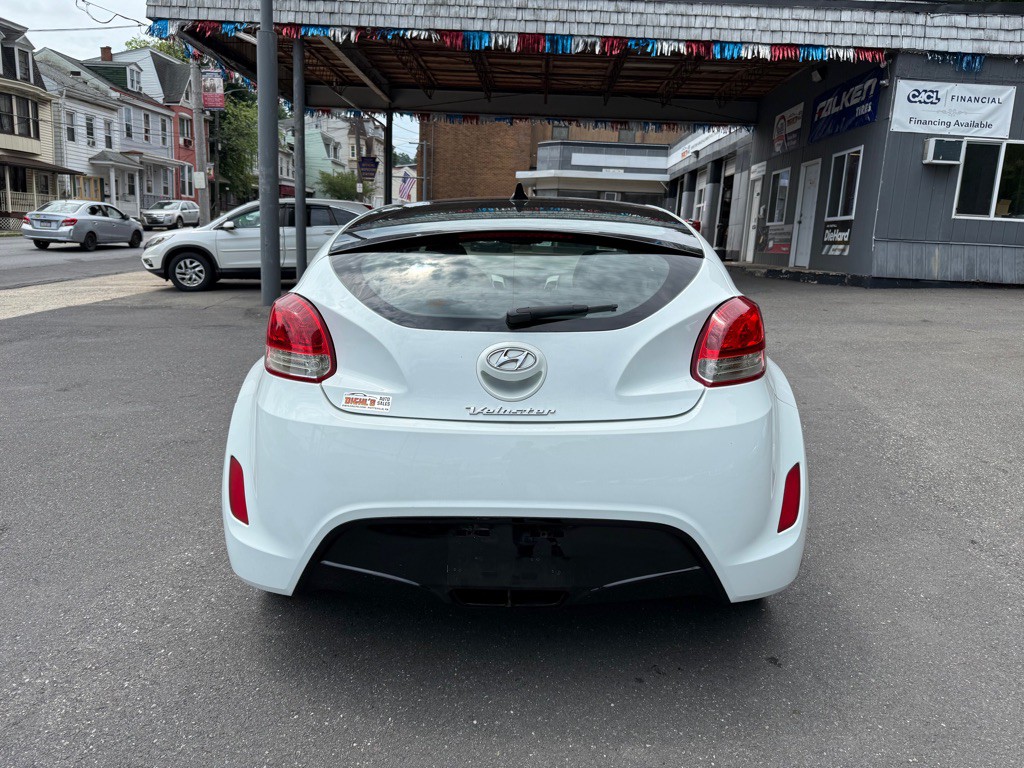 2013 Hyundai Veloster Image 4