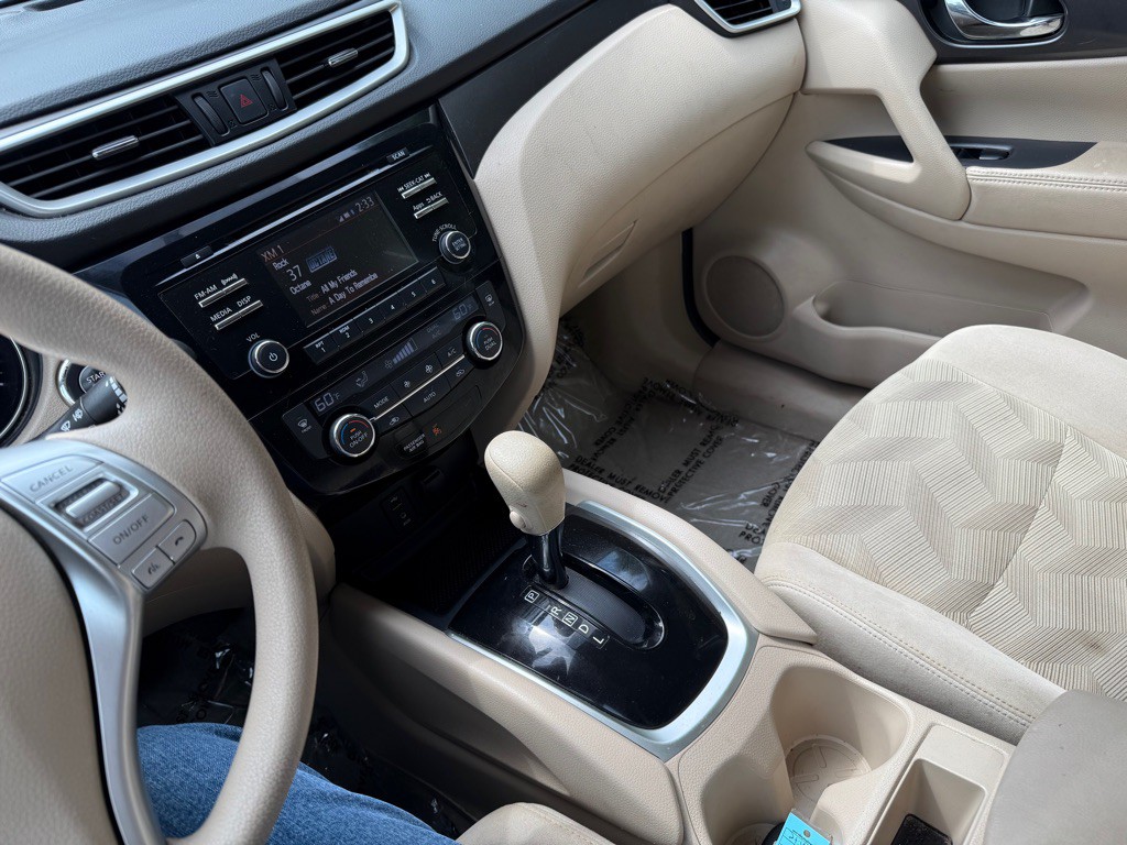2015 Nissan Rogue Image 14