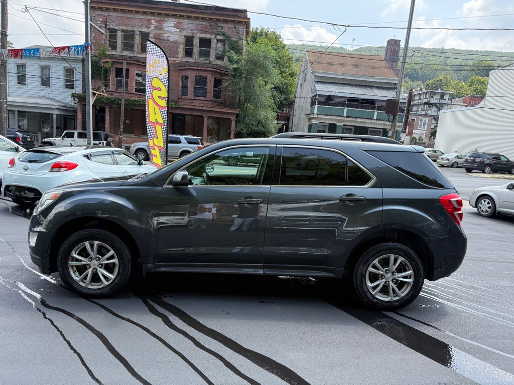 2017 Chevrolet Equinox Image 2