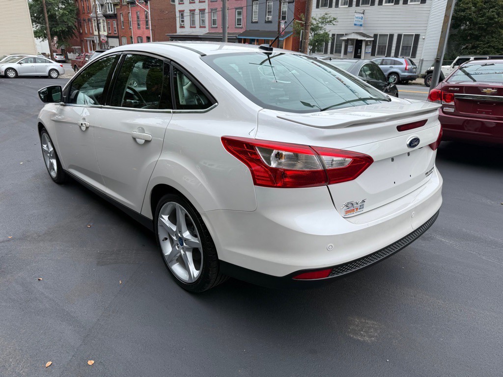 2012 Ford Focus Image 3