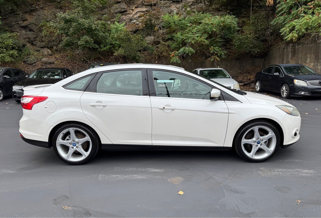2012 Ford Focus Image 6