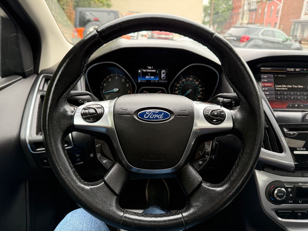 2012 Ford Focus Image 12