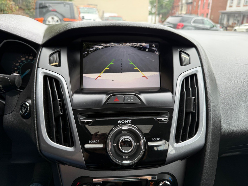 2012 Ford Focus Image 16