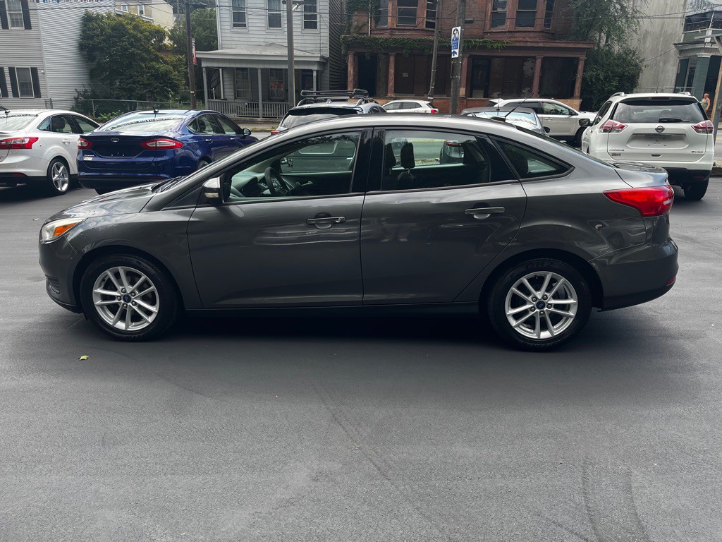 2015 Ford Focus Image 2