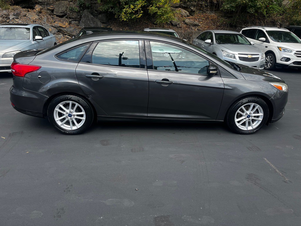 2015 Ford Focus Image 6