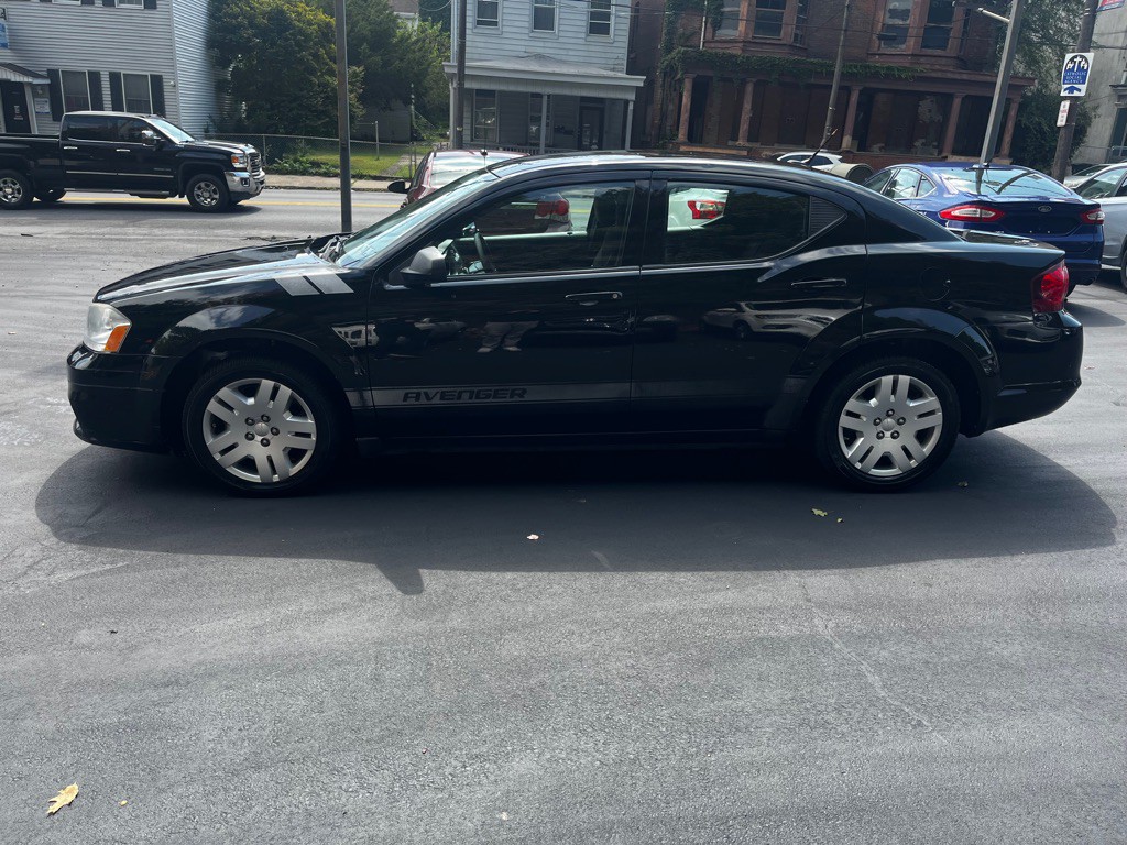 2013 Dodge Avenger Image 2