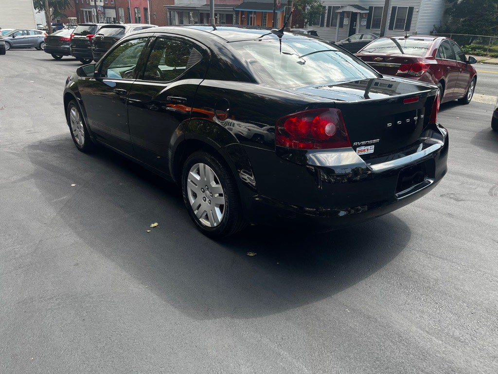 2013 Dodge Avenger Image 3