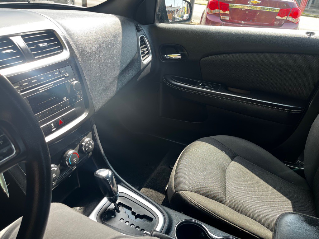 2013 Dodge Avenger Image 13
