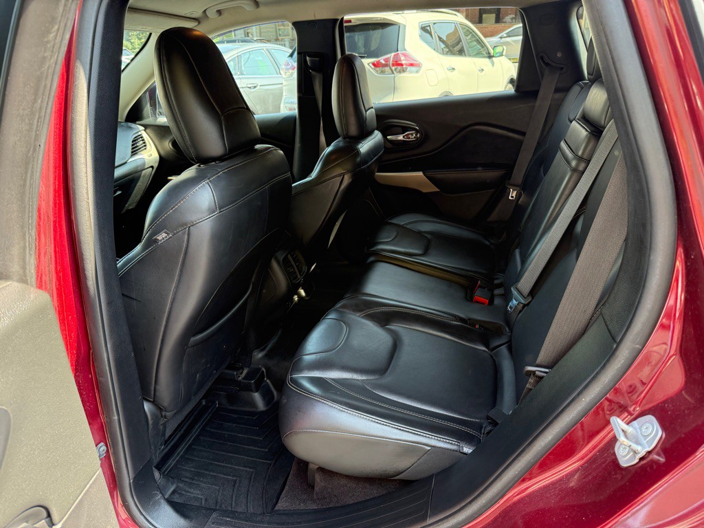 2018 Jeep Cherokee Image 18
