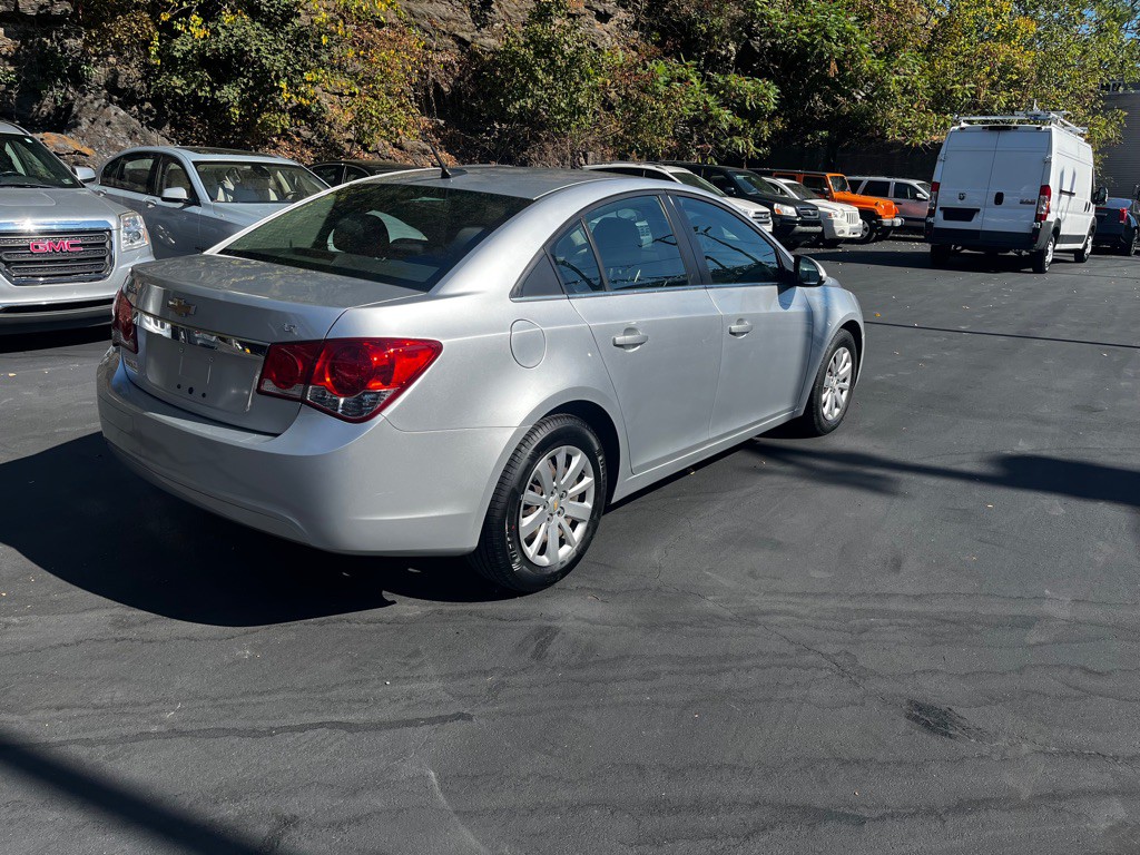 2011 Chevrolet Cruze Image 6