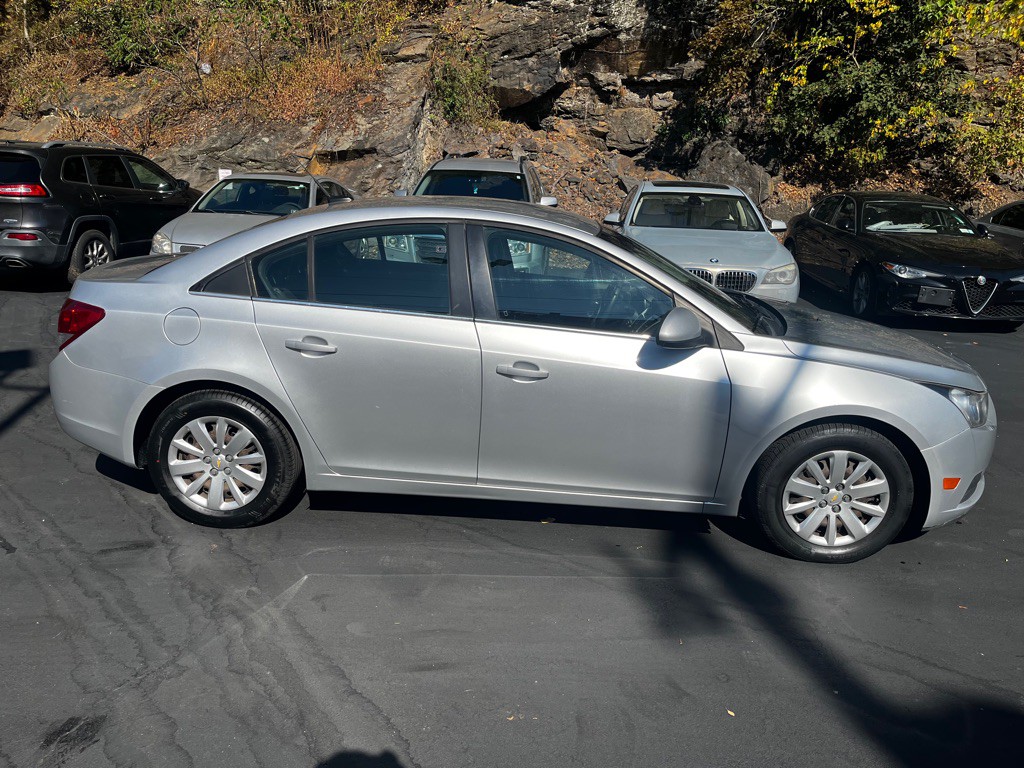 2011 Chevrolet Cruze Image 7